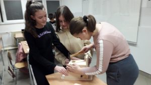 Дај ми крила један круг – израда кућица за птице